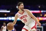 一飞冲天！申京单打晃倒文班 随后直冲篮下起飞单臂暴扣