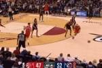 DPOY！莫布里防守造成英格拉姆掉球 莺歌摸球&没去救球酿成失误
